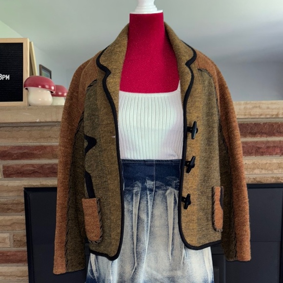 Canvasbacks Stylish Tan and Brown Women's Jacket - Picture 1 of 11